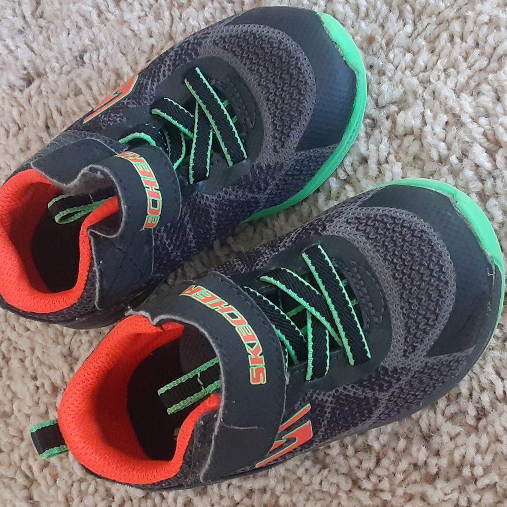 Sketchers shoes